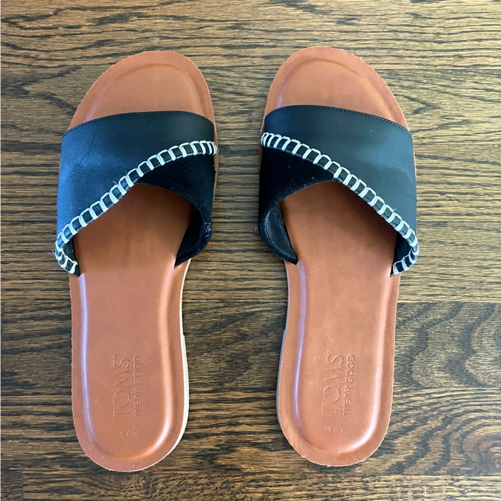 TOMS Women's Black and Tan Slide Sandals